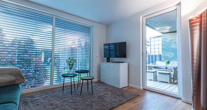 85qm Garten Suite mit 2 Schlafzimmern / Terrasse und Garten