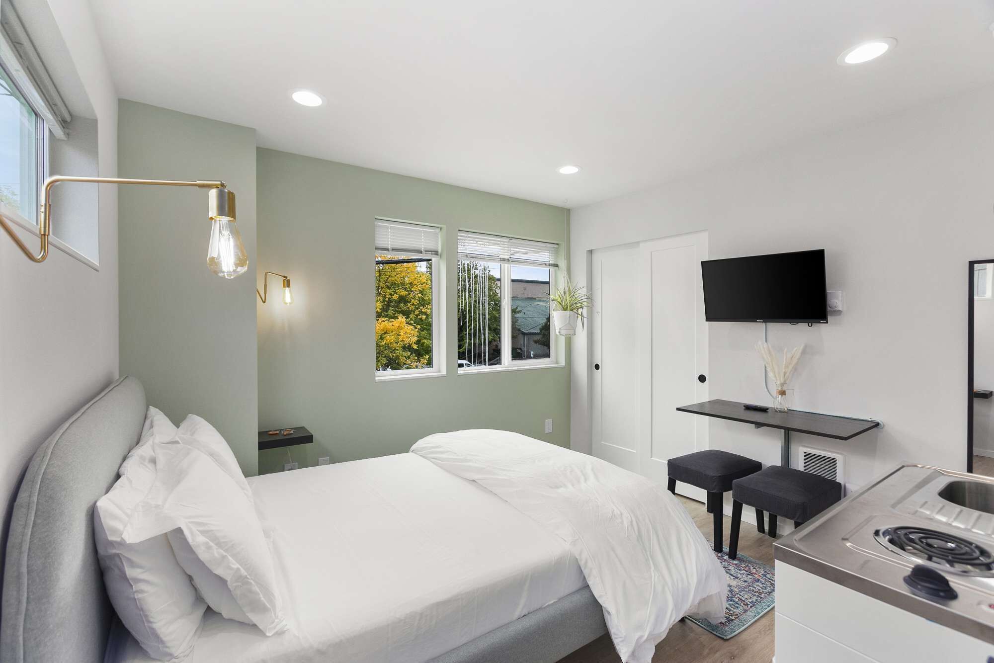 熨斗/熨衫板、Wi-Fi、床單