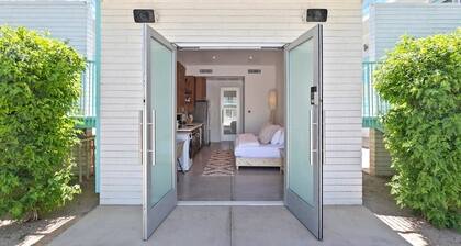 Stylish studio in DTPH - Pool and WiFi