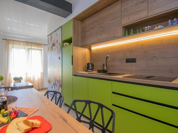 Departamento (Duplex Three Bedroom Apartment with T) | Cocina privada | Refrigerador