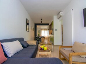 Lägenhet (Duplex Three Bedroom Apartment with T) | Vardagsrum | Tv