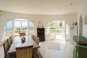 Dining - Villa "Casa Karin" with Sea View, Pool & Wi-Fi (Benitachell)