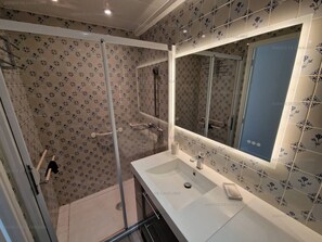 Bathroom - 3-room apartment in Cavalaire-sur-Mer - Terrace with sea view and parking (Cavalaire-sur-Mer)