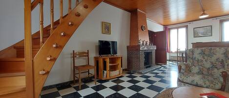 TV, fireplace, table tennis