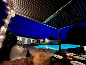 Outdoor pool, a heated pool - Peaceful villa in the heart of the entre-deux mers vineyards, 15min from Bordeaux (Lignan-de-Bordeaux)