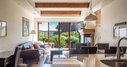Great Rates, Hot Tub, Tranquil Views & Location