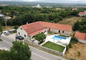 Exterior - Cozy house in the village (Siveric)