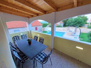 Outdoor dining - Cozy house in the village (Siveric)