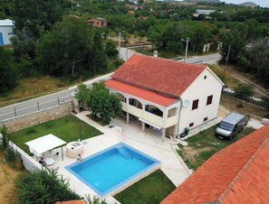 Exterior - Cozy house in the village (Siveric)