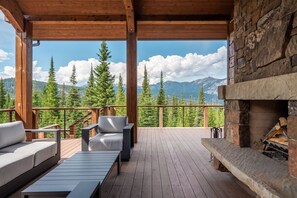 Terrace/patio - Book a Winter Getaway Today! Luxurious Estate Comfortably Sleeps Up to 12 Guests (Big Sky)