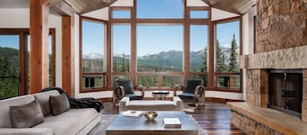 Luxurious Estate Comfortably Sleeps Up to 12 Guests