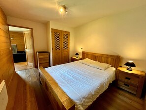 1 bedroom, iron/ironing board, free WiFi