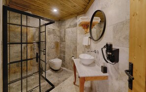 Comfort Room, 1 King Bed, Non Smoking | Bathroom | Hair dryer, slippers, heated floors, towels - Concept Cave House (Nevsehir)