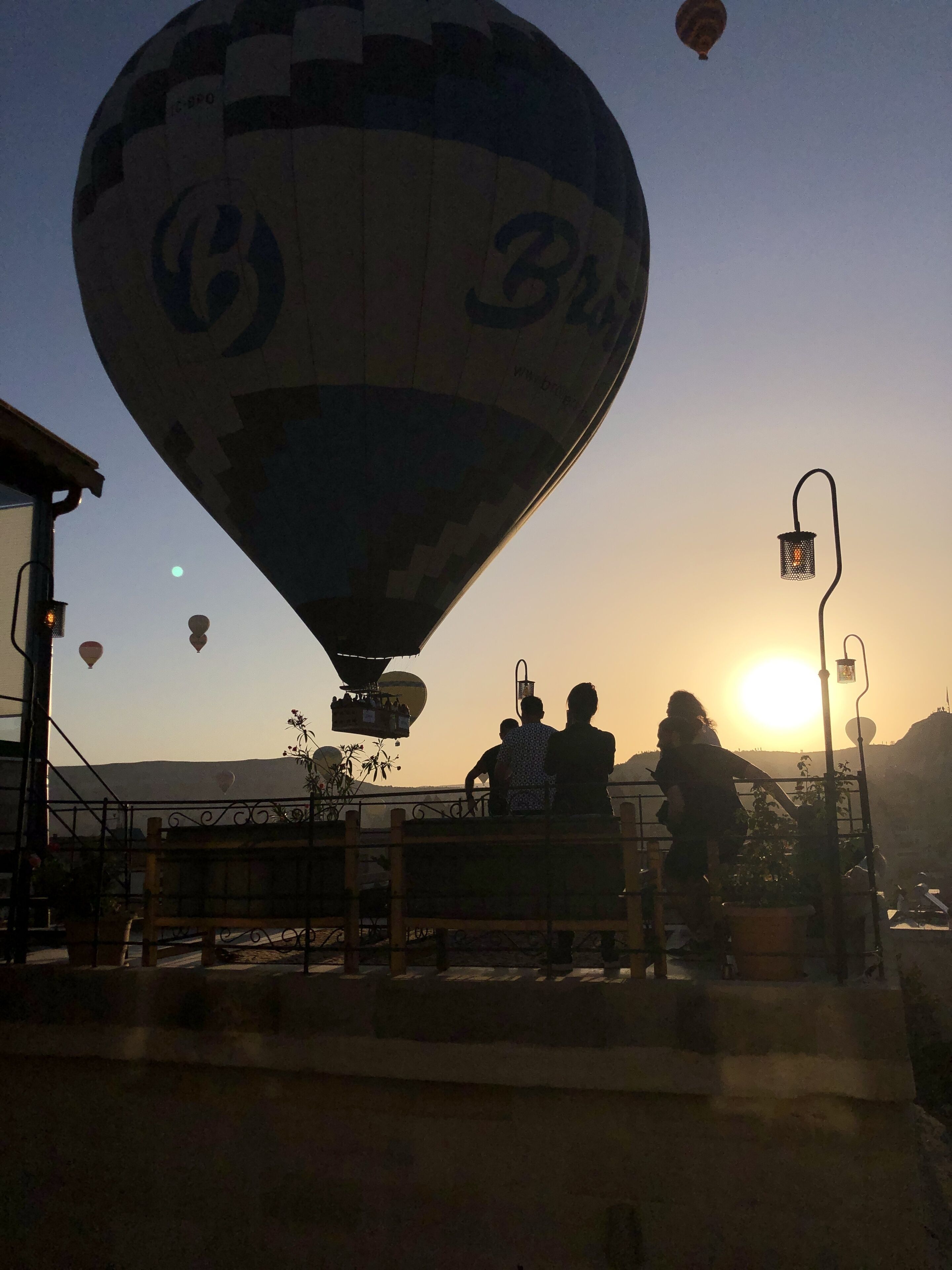 Foto - Concept Cave House