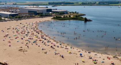 Hot tub! Next to Beach