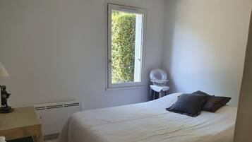 1 chambre, fer et planche Ă repasser, lit parapluie, Wi-Fi gratuit