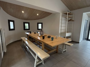 Dining - Spacious 6-Room House with Annex, 250m from Beach, Sleeps 10 (Noirmoutier-en-l'Île)