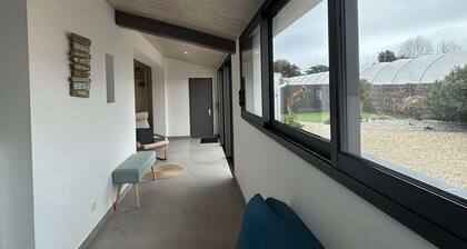 Maison familiale 10 pers, annexe, plage 250m, wifi, parking, jardin clos, terrasse avec pergola