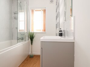 Cottage | Bathroom | Shower - Top House (Settle)