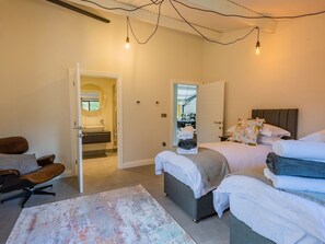Cottage | 3 bedrooms, individually decorated, individually furnished, free WiFi