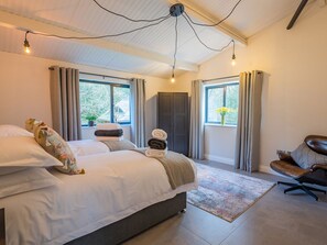 Cottage | 3 bedrooms, individually decorated, individually furnished, free WiFi