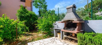 Villa Elisa with pool in Kaštelir, Istria