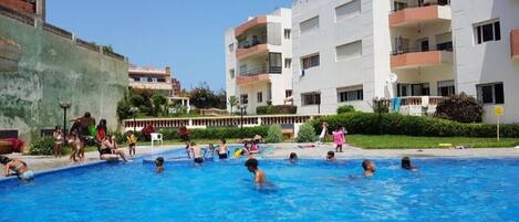 Piscine extérieure, piscine chauffée