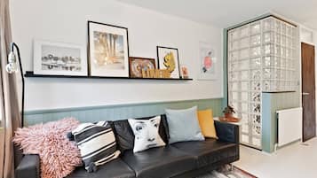 Basic Apartment, 2 Double Beds | Living room