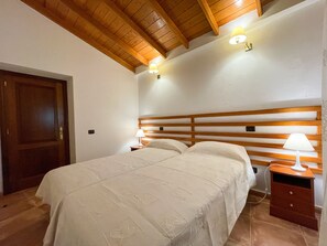 4 dormitorios, escritorio, wifi gratis y ropa de cama