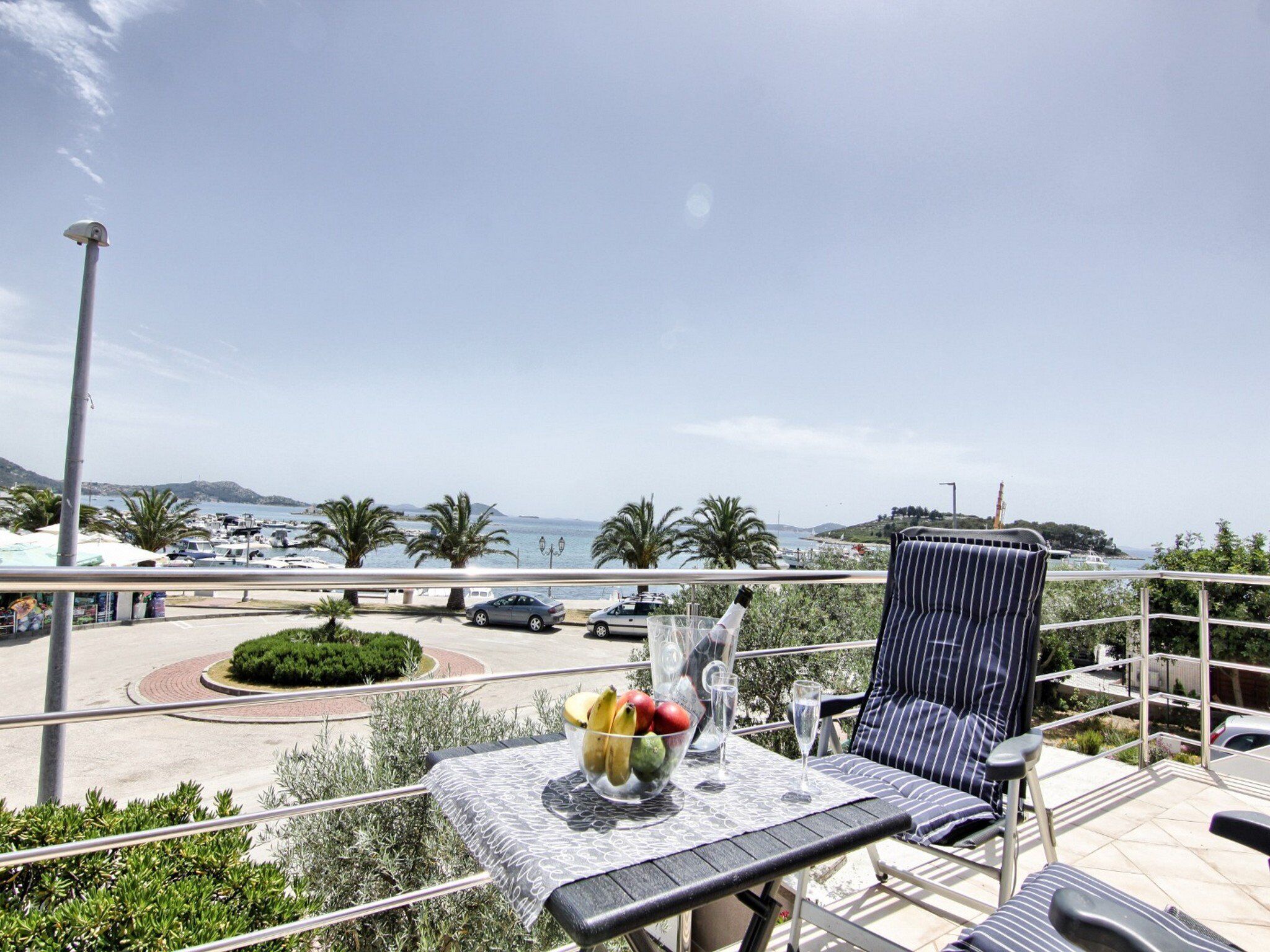 Apartment (One Bedroom Apartment with Terrace an) | Balkon