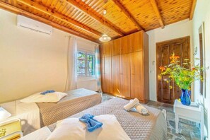 3 makuuhuonetta, silitysrauta/-lauta, ilmainen Wi-Fi, vuodevaatteet