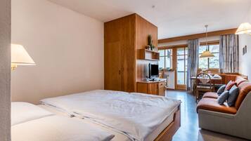 Free WiFi, bed sheets