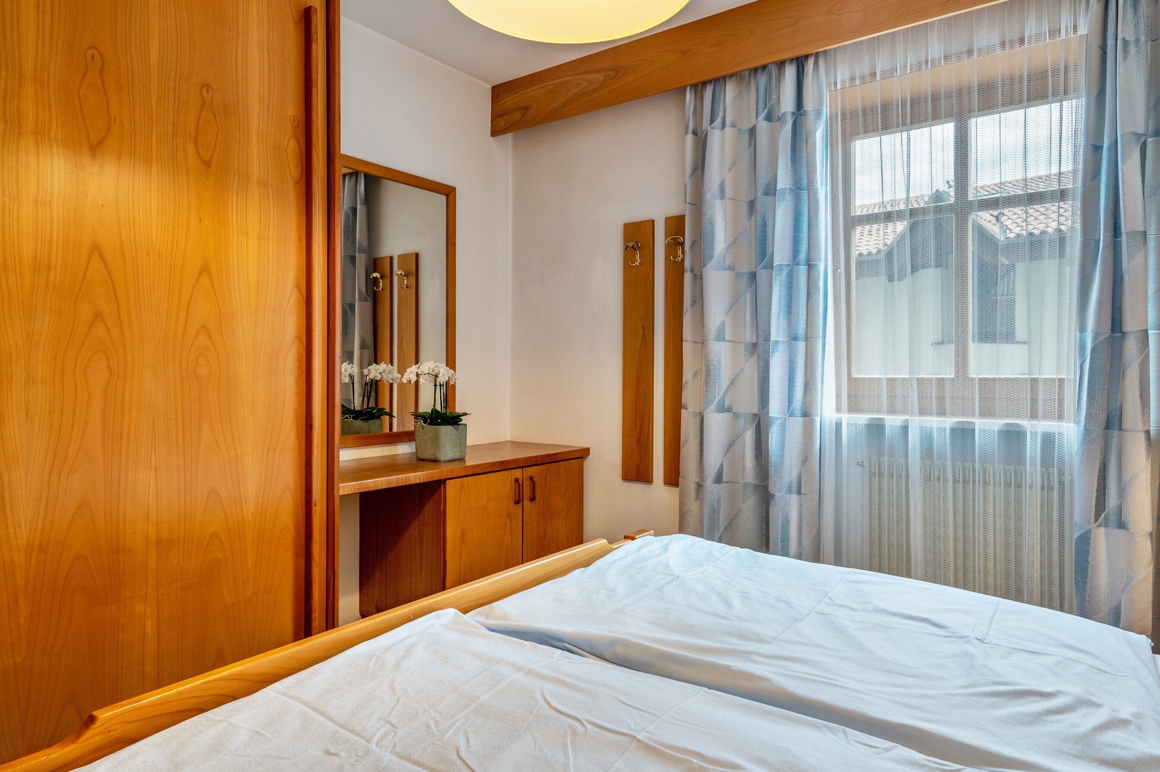 1 slaapkamer, een strijkplank/strijkijzer, gratis wifi, beddengoed