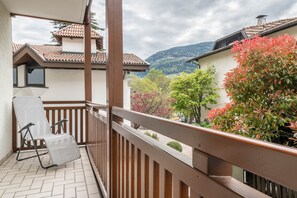 Property grounds - 'Taufner Apartment B 102' with Mountain View, Garden & Wi-Fi (Partschins)