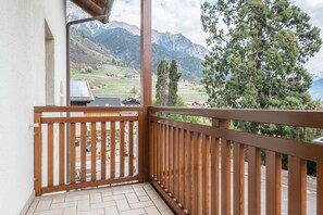 Property grounds - 'Taufner Apartment C 103' with Mountain View, Garden & Wi-Fi (Partschins)