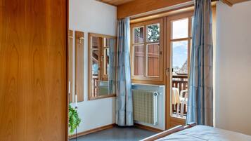 1 sovrum, skrivbord, gratis wi-fi och sängkläder