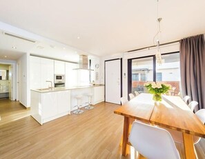 Dining - Holiday Home 'Azalea II' close to the Sea with Pool & Wi-Fi (Torrevieja)