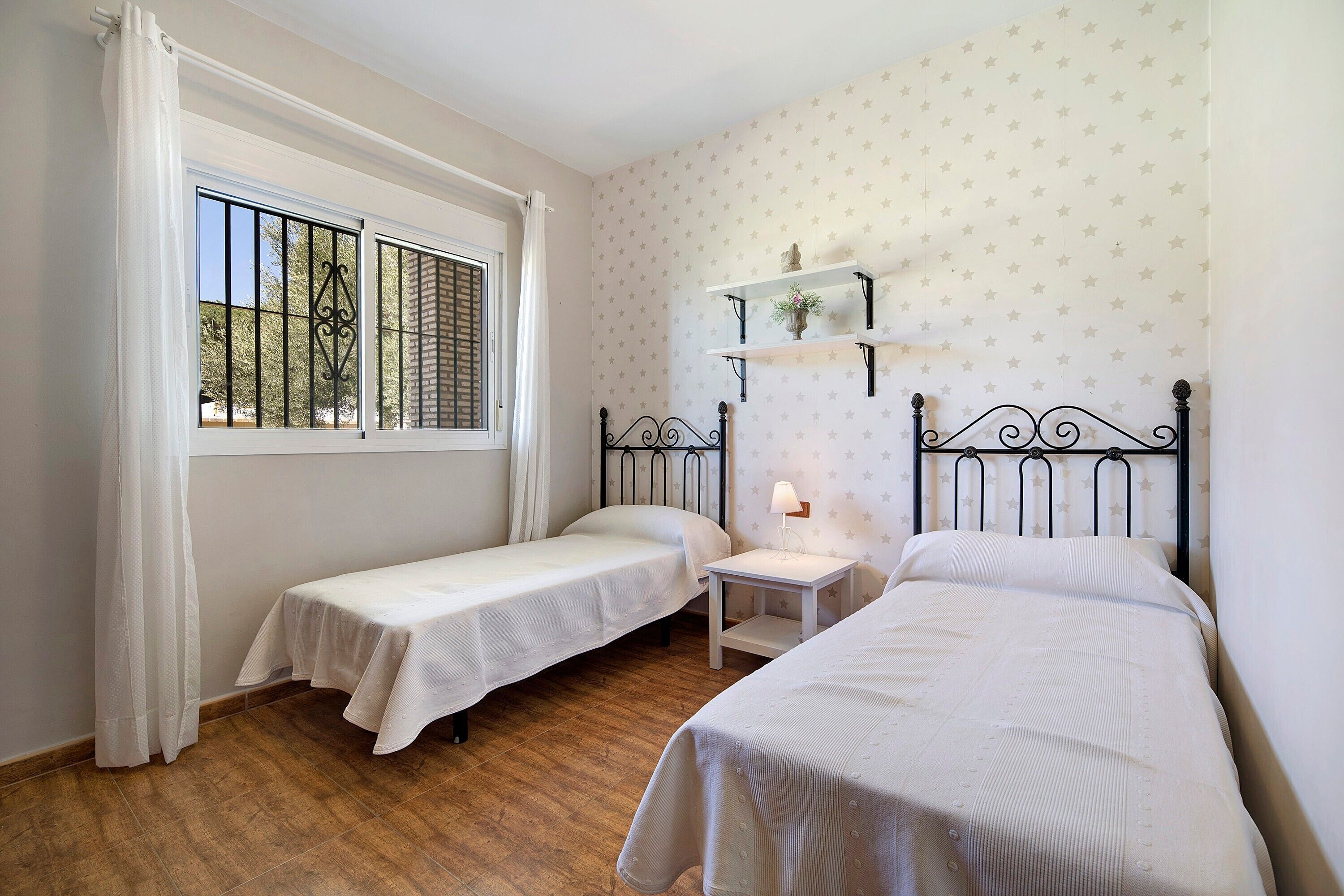 4 Schlafzimmer, Bügeleisen/Bügelbrett, kostenloses WLAN, Bettwäsche