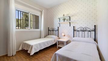 4 Schlafzimmer, Bügeleisen/Bügelbrett, kostenloses WLAN, Bettwäsche