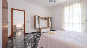 3 bedrooms, iron/ironing board, free WiFi, bed sheets