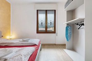 2 chambres, fer et planche Ă repasser, Wi-Fi gratuit, draps fournis