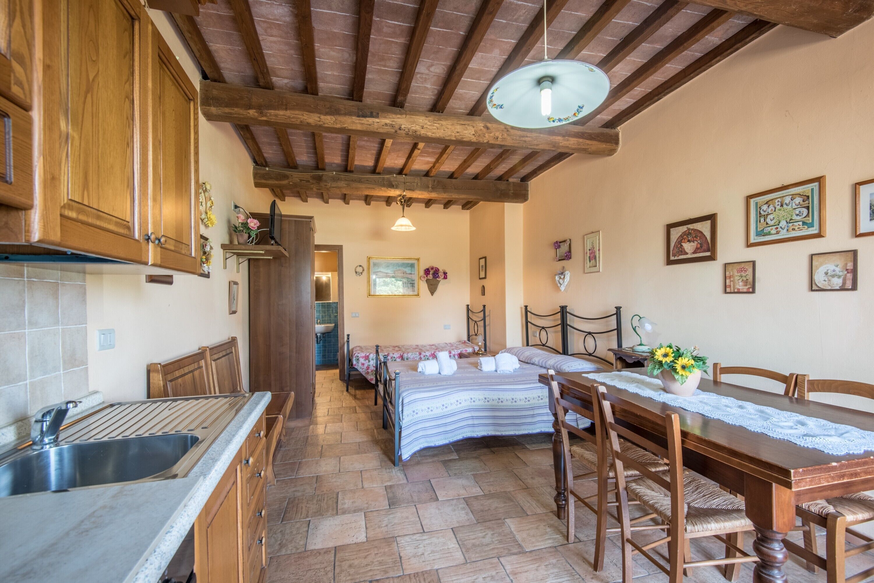 1 camera, Wi-Fi gratuito, lenzuola