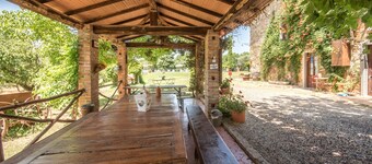 Appartement de vacances 'Trilocale Elisa' avec piscine, jardin et Wi-Fi