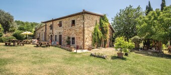 Appartamento per vacanze 'Trilocale Elisa' con piscina, giardino e Wi-Fi