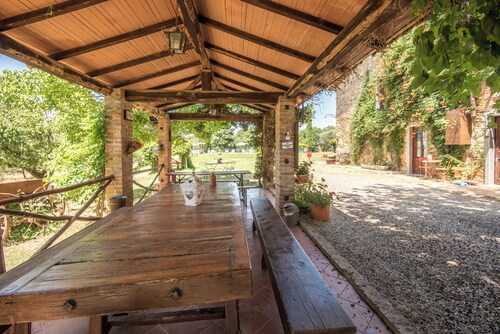 Holiday Apartment 'Trilocale Carlotta' with Pool, Garden & Wi-Fi