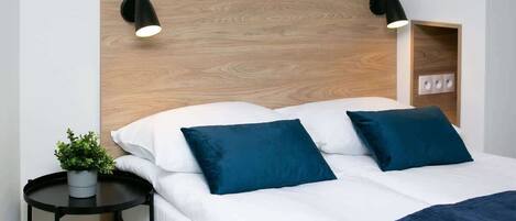 1 bedroom, desk, iron/ironing board, WiFi