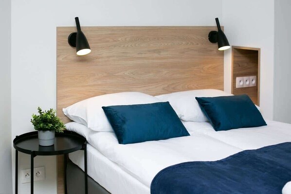 1 bedroom, desk, iron/ironing board, WiFi