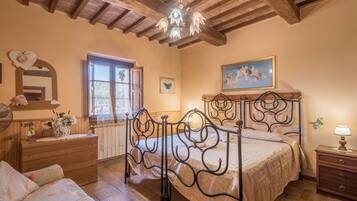 1 quarto, Wi-Fi de cortesia, roupa de cama