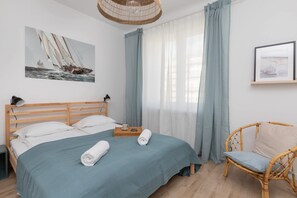 1 habitación, tabla de planchar con plancha, wifi y ropa de cama 
