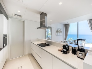 Appartement Standard | Cuisine privée | Réfrigérateur grande capacité avec congélateur